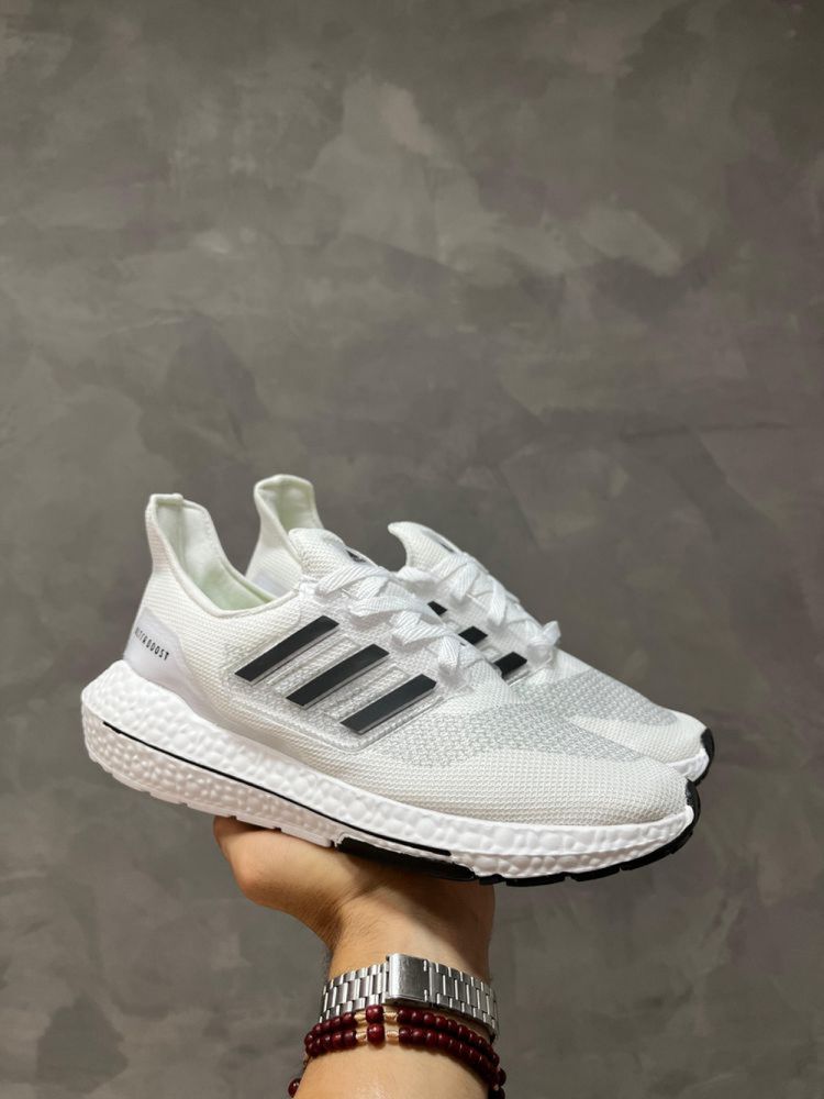 Adidas UltraBoost - Branco